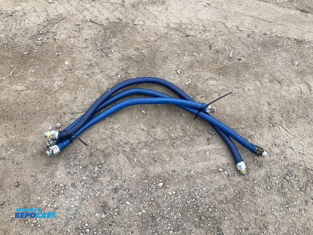 Lot 2-62786 - 3 pieces of 3/4" gas hose