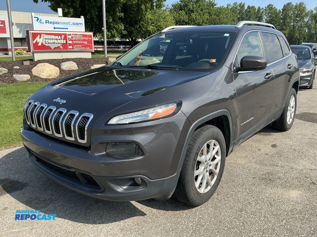 Lot 2-45851 - 2017 Jeep Cherokee Latitude SUV 4x4