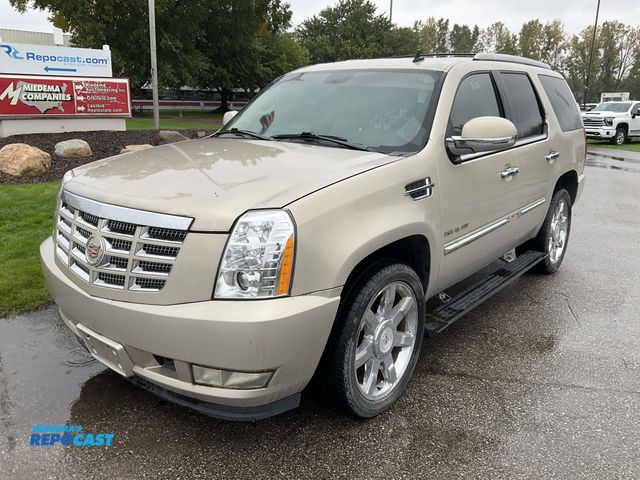 Lot 2-67793 - 2011 Cadillac Escalade Premium SUV AWD