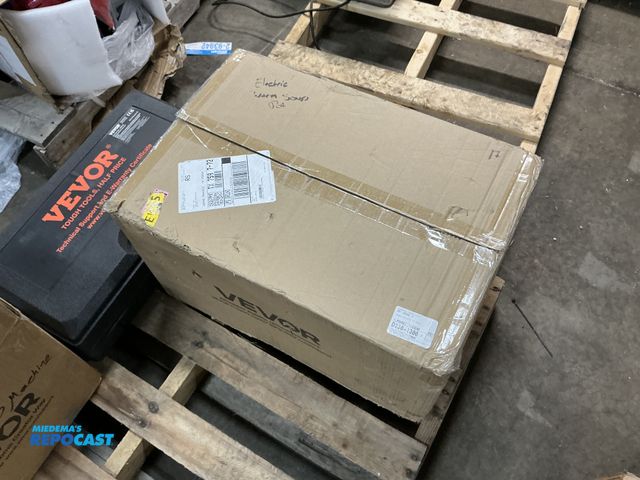 Lot 2-93877 - VEVOR electric soup pot warmer.