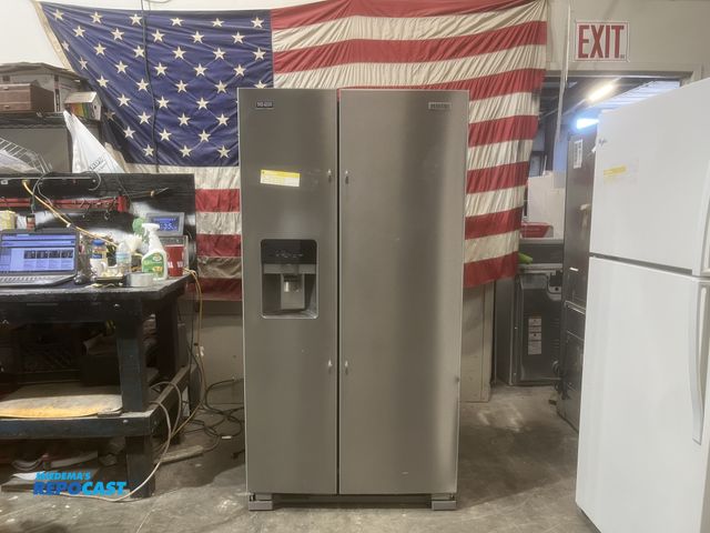 Lot 2-59389 - Maytag side by side Refrigerator/Freezer indoor ice and water
humidity controlled crisper
adjustable...