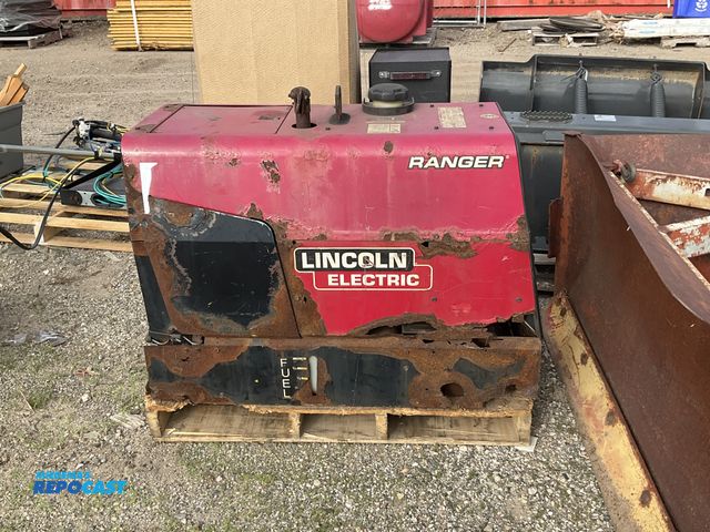 Lot 2-69442 - Lincoln Electric Ranger 225 Engine Driven Welder With 23 hp Kohler Gasoline Engine