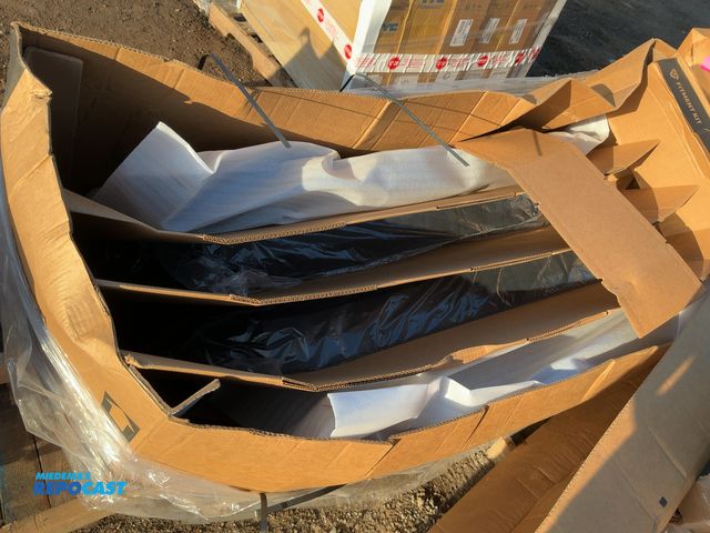 Lot 2-18807 - Smart cap eco sport Chevy/GMC Colorado/canyon 2023-2024 5’ short bed matte black
