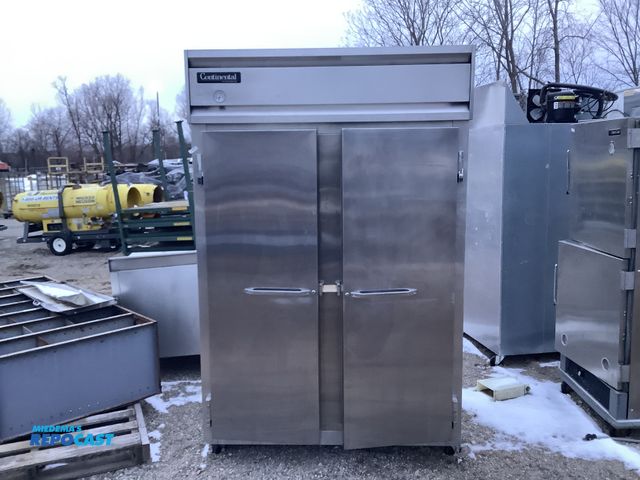 Lot 2-19305 - Continental 2F freezer refrigerator