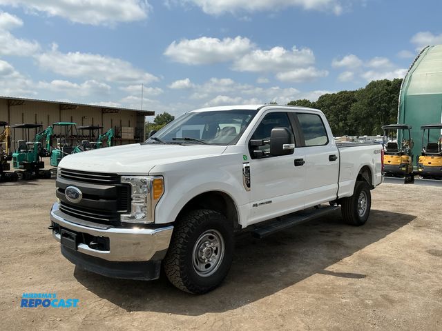 Lot 2-71003 - 2017 Ford F-250 SD XL Crew Cab Long Bed 4WD Crew Cab Long Box Pickup Truck 4x4