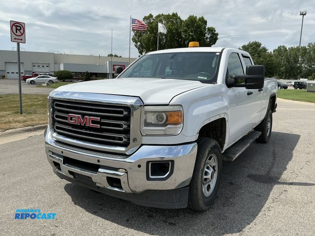 Lot 2-76801 - 2015 GMC Sierra 2500 Double Cab Standard Box Pickup Truck 4x4