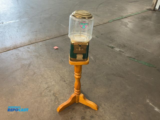 Lot 2-18190 - Candy dispenser with wooden base