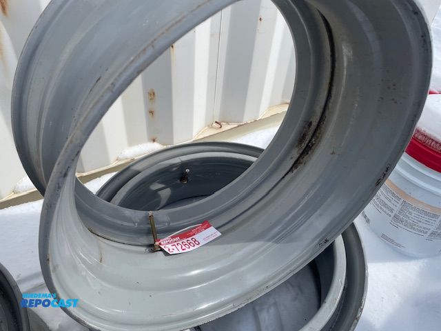 Lot 2-72668 - 2 Refurbished 22.5 Dayton rims.