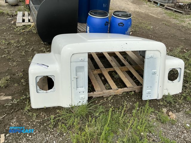 Lot 2-18354 - International Loadstar 1600 1700 1800 Truck Hood. Nice.