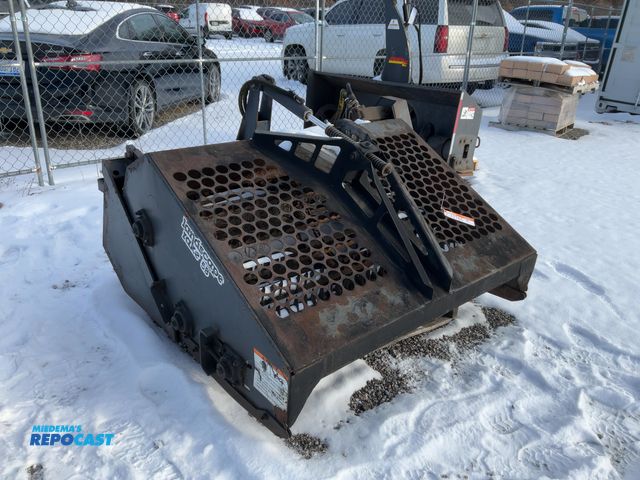 Lot 2-42785 - Ingersol Rand LR 5B Landscape Rake Quick Attach Hydraulic Powered