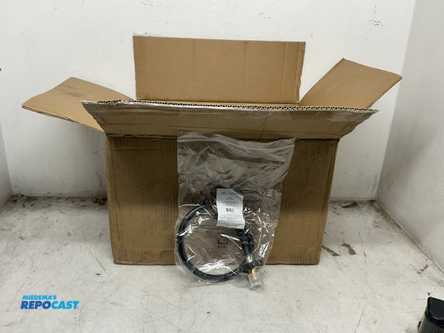 Lot 2-19293 - Box of 50 MI MADOL IMPORTS, LLC MADOL High Pressure Gas Hose, 2' LP Propane Assembly Soft Nose POL x...