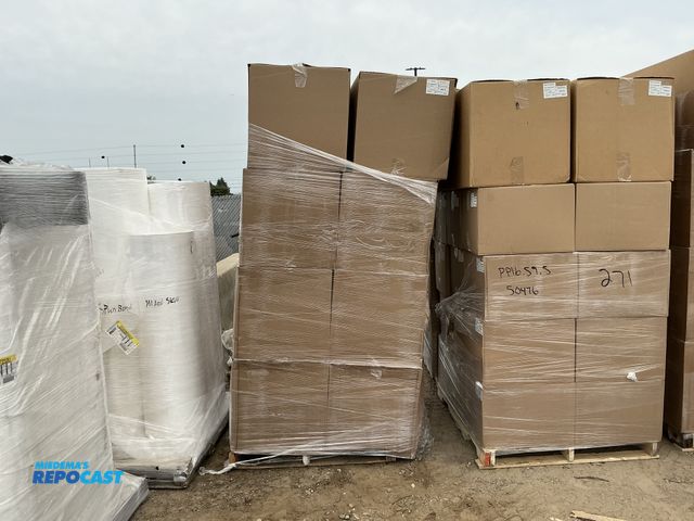 Lot 2-24742 - (8 boxes) of 30”x7”+.75” Lip 3/16” web bubble bags, 300 per box
