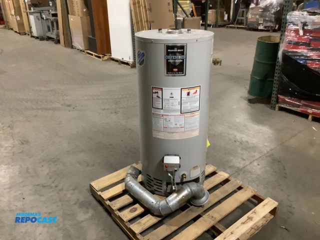 Lot 2-93633 - 2018 Bradford white RG240S6N 40 gal Natural gas water heater