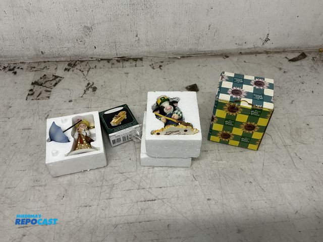 Lot 2-75515 - Bag of various types of Mary’s moo moo figures.