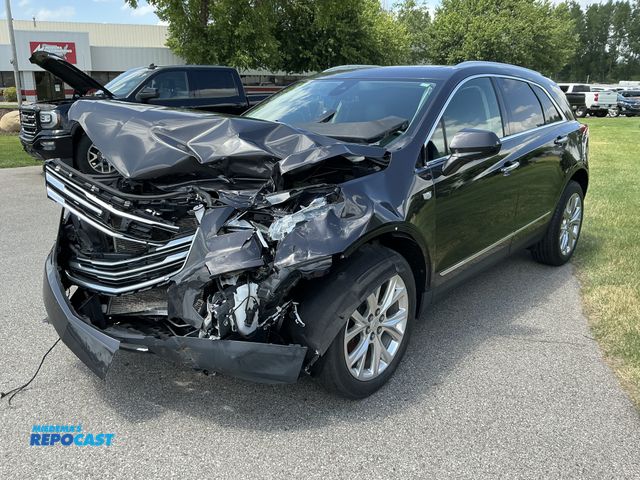 Lot 2-96339 - 2017 Cadillac XT5 Premium Luxury SUV FWD