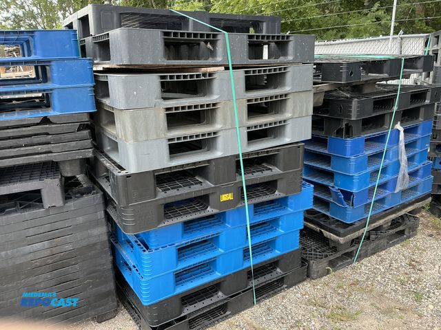 Lot 2-96257 - Stack of skids