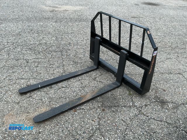 Lot 2-21286 - New Tomahawk 48" Skid Steer Forks, Universal Quick Attach Carriage with (2) 48" Forks, 2,800 lb Max ...