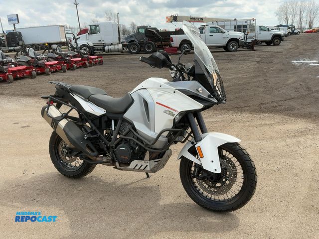 Lot 2-34902 - 2018 KTM Super Adventure 1290 Motorcycle