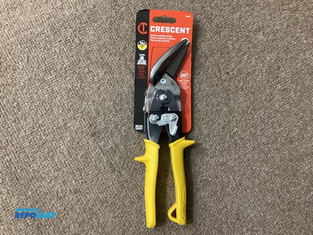 Lot 2-63221 - New Wiss M8 Offset Aviation Snips by Crescent. Wiss 9-1/4 in. Compound Action Straight, Left, and Ri...