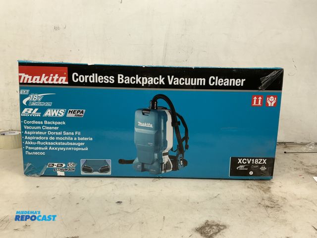 Lot 2-35436 - Makita X V18ZX 18v lithium-ion BL Motor Cordless Backpack Vacuum Cleaner