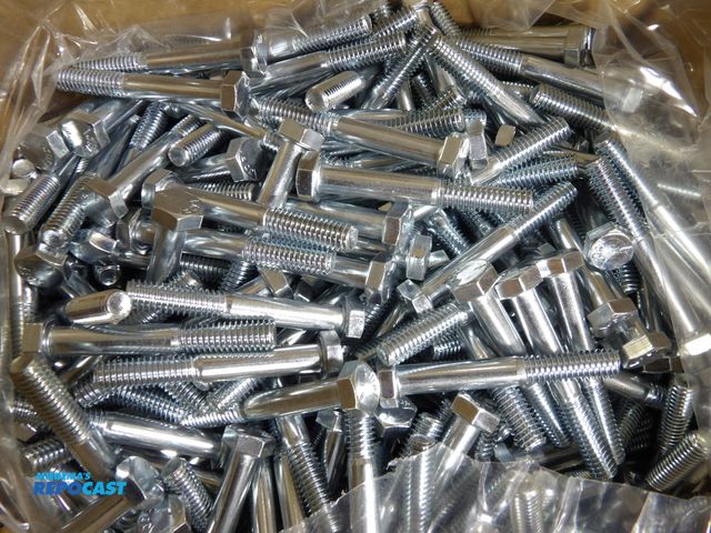 Lot 2-53069 - lot of (400) new Hex Head Cap Screw - grade 5 7INC plateal, 5/16-18, 2-1/4" length, #42HG32
