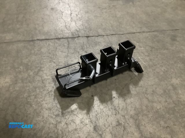 Lot 2-75402 - Heavy duty skids steer hitch with 3 receivers