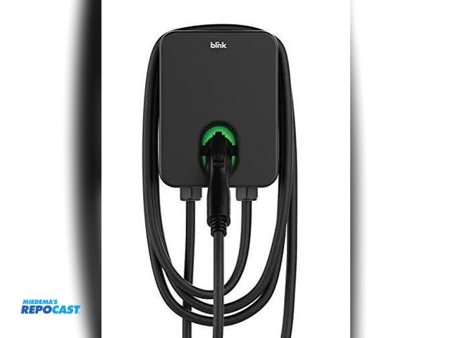 Lot 2-38753 - New Blink HQ200 Model HQW2-50C-W1-N1-N-23 Level 2 EV Charging Station