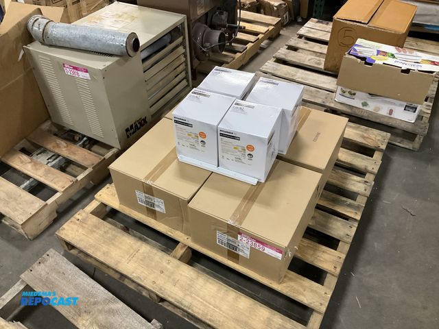 Lot 2-23859 - (5) Sylvania Hi-Perfomance LED 6" RT Downlight (6 per box) &amp; New
