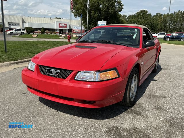 Lot 2-27010 - 2002 Ford Mustang Base Convertible Coupe RWD