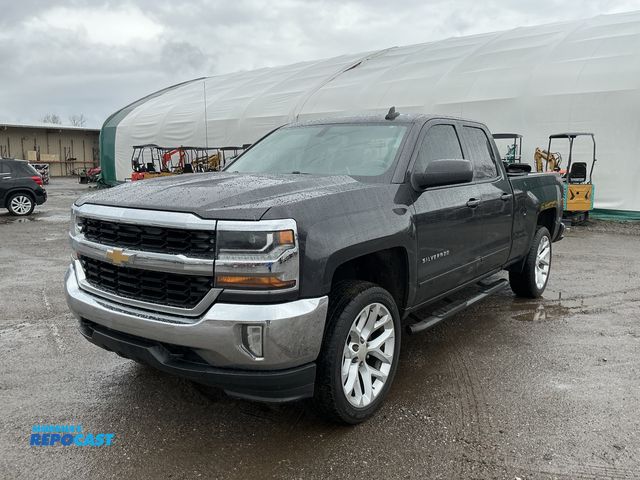 Lot 2-30028 - 2016 Chevrolet Silverado LT Double Cab 4WD Double Cab Standard Box Pickup Truck 4x4