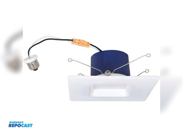Lot 2-76750 - 12 boxes of Sylvania LED wide flood lights white square indoor and outdoor RT5/6 QUAD Kit