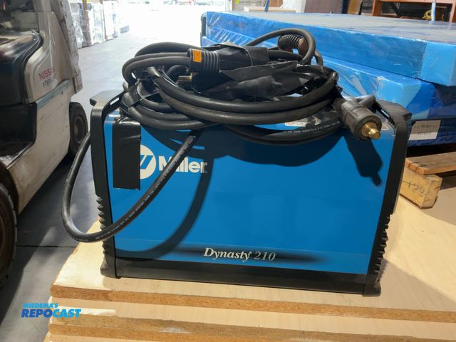 Lot 2-22624 - Miller Dynasty 210, 210-amp AC/DC TIG and Stick welder
