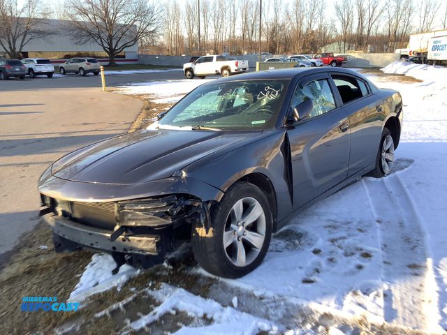 Lot 2-46235 - 2017 Dodge Charger SXT Sedan RWD