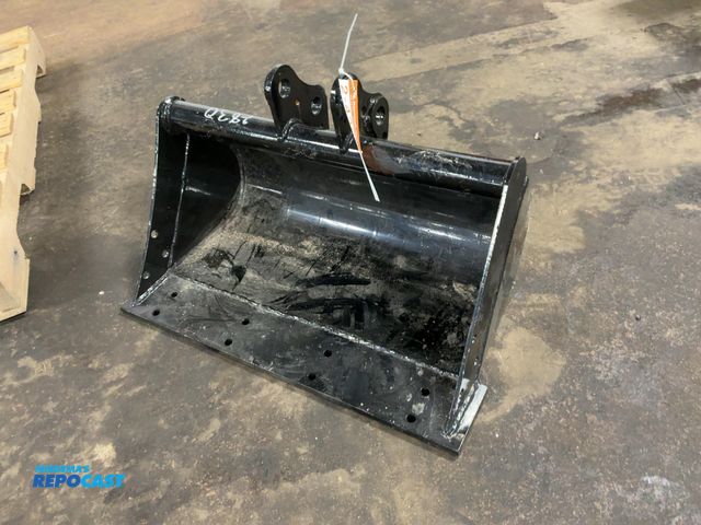 Lot 2-43078 - New 22” Bucket for Chinese Mini Excavator