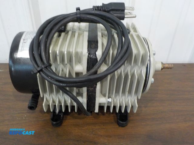 Lot 2-16284 - hydrofarm active aque AAPA110L, 115 volt 1750GPH, air pump