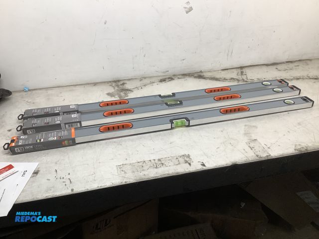 Lot 2-77885 - 3 Swanson swibx480 38” beam levels.