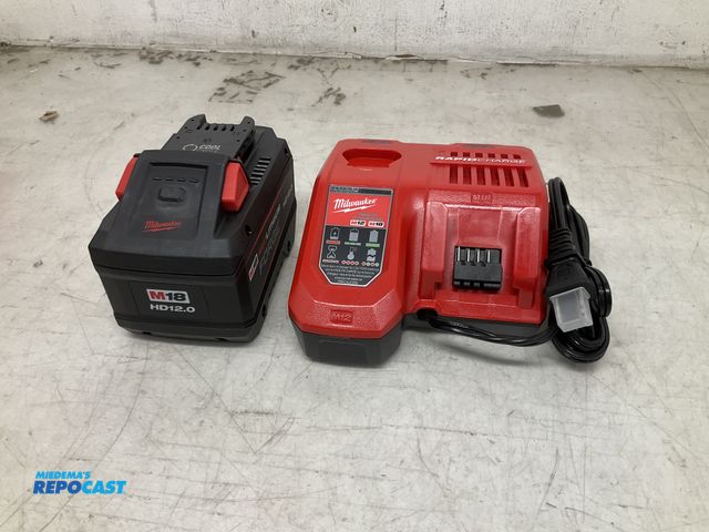 Lot 2-25730 - Milwaukee M18 red lithium forge HD12.0 starter kit
