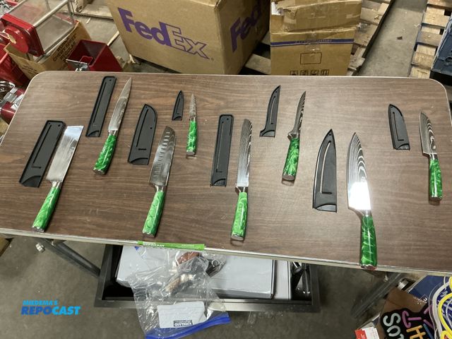 Lot 2-75966 - 8 piece green epoxy Japanese kitchen knives