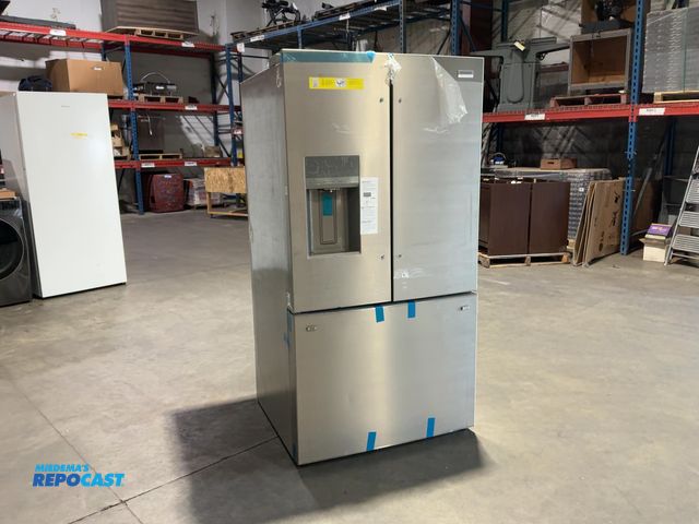 Lot 2-45931 - Scratch & Dent Frigidaire Gallery GRFS2853AFM Refrigerator/Freezer