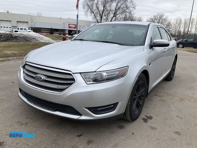 Lot 2-94435 - 2016 Ford Taurus SEL Sedan AWD