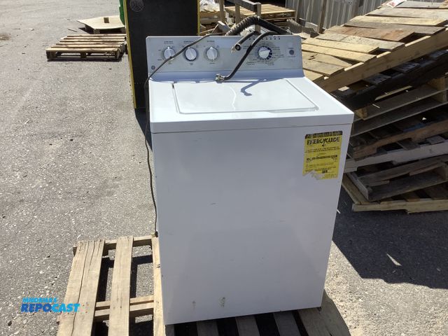 Lot 2-76683 - General Electric  WWRE5240D0WW Washer