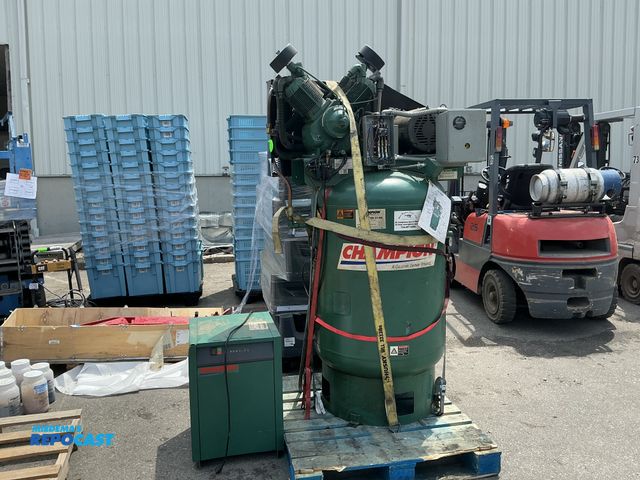 Lot 2-91055 - Champion air Compressor model#172-1 serial#D038940 with an air dryer