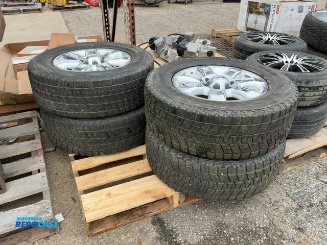 Lot 2-69297 - (4) Bridgestone Blizzak wheels for 2016 Ford F-150 DM-V1