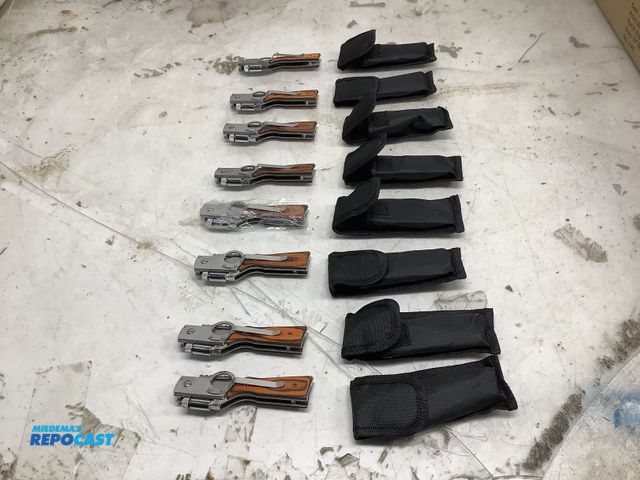 Lot 2-74302 - 8 pocket knives rifle edition with sheath