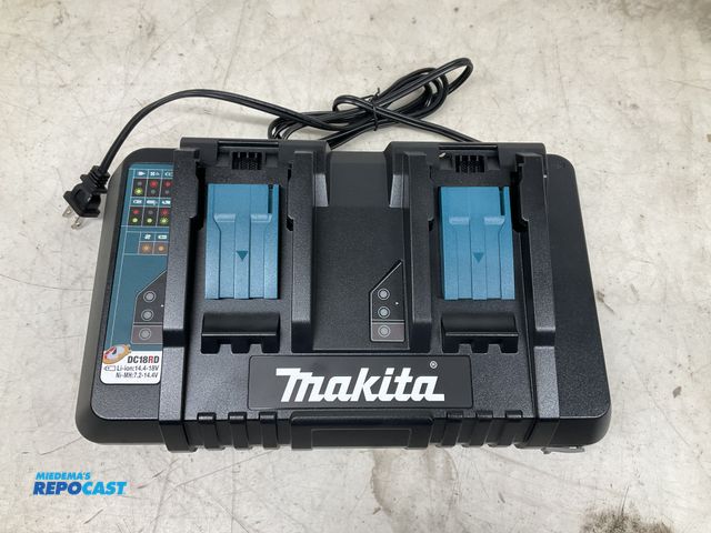 Lot 2-67963 - Makita DC18RD 2-port multi-charger