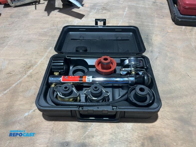 Lot 2-15279 - Snap-On SVTS272 Cooling System Tester