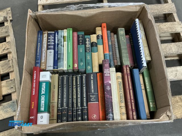 Lot 2-93486 - Box with (41) Assorted Science Books