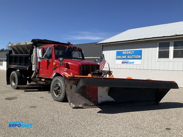 Lot 2-61563 - 1994 International 4700 DT408 Dump Truck with 12' One Way Country Style SnowPlow and Monroe Speader