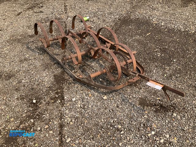 Lot 2-40352 - Section of a drag tiller, 8 tine, manual raise/lower, used