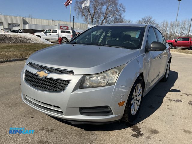 Lot 2-94417 - 2011 Chevrolet Cruze LS Sedan FWD